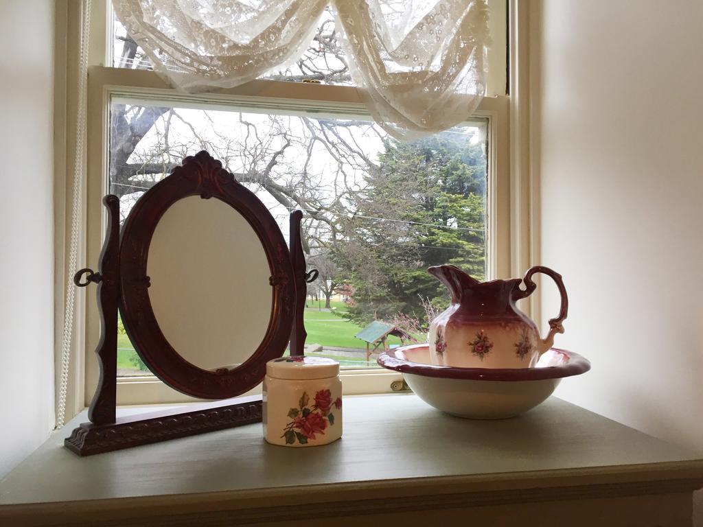 Ellie'S Place On City Park Launceston Room photo